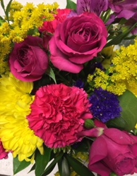 Deal of the Day Bouquet from In Full Bloom in Farmingdale, NY