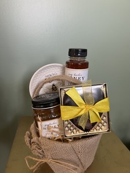 Grab and Go - Queen Bee Basket from In Full Bloom in Farmingdale, NY